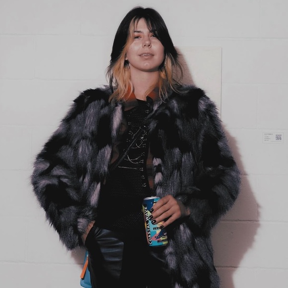 Meet your Posher, Kayla - Picture 2 of 3